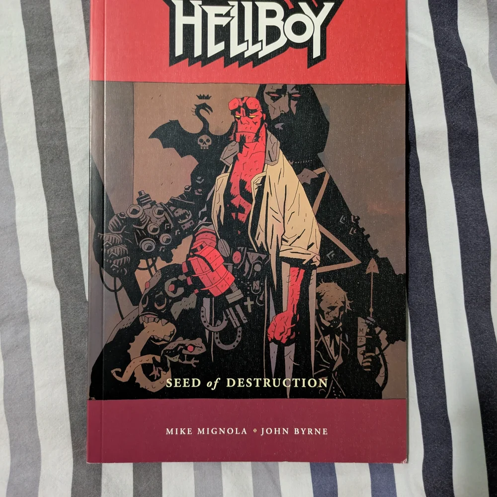 Hellboy Comic Book Set - Picture 4 of 5